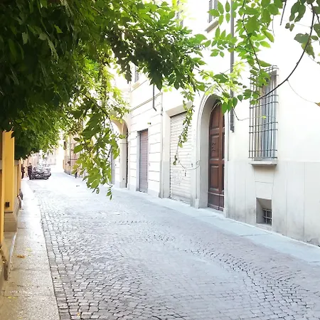 Tilia Apartman Bologna